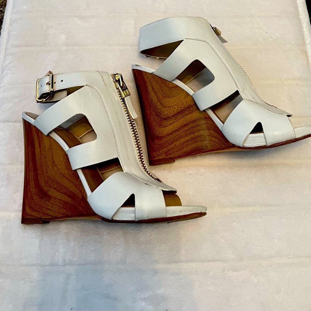 MARCIANO White Wedges